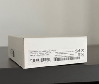 NUOVO Apple Caricatore 20W Originale 2025