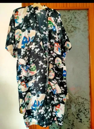 Batín/Kimono Negro Estampado Talla S