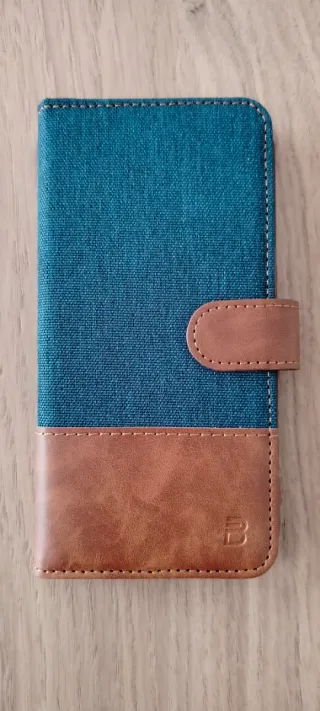 Funda iPhone 14 Piel Sintética Marrón y Azul flip