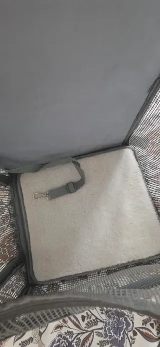 Mochila de viaje para perrito gris