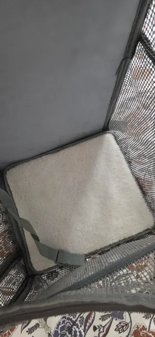 Mochila de viaje para perrito gris