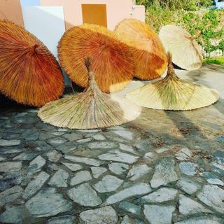 Sombrillas y pérgolas de brezo