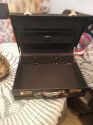 Maletín negro con combinación Nuevo