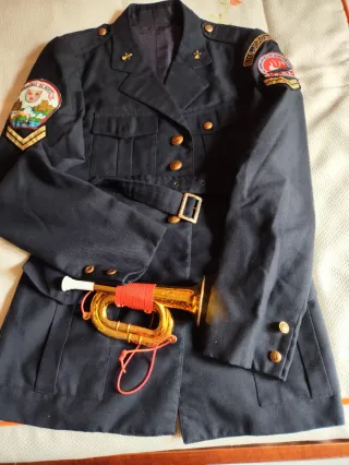 Chaqueta bombero + corneta dorada