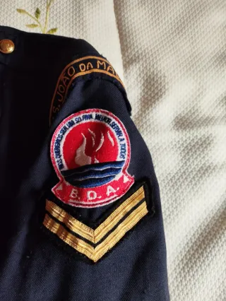 Chaqueta bombero + corneta dorada