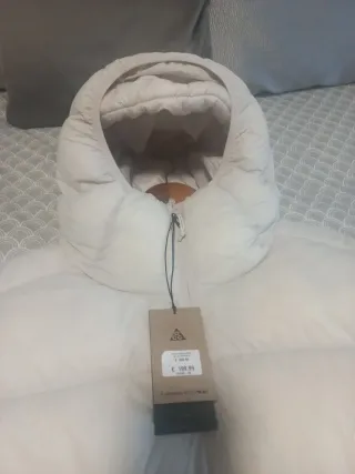 Abrigo acolchado ACG blanco