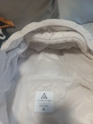 Abrigo acolchado ACG blanco