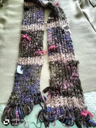 Bufanda de lana tejida con cintas