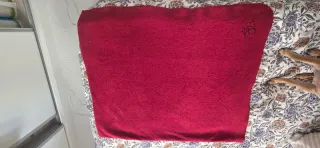 Manta burdeos de tacto suave