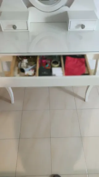 Tocador Blanco con Espejo Ovalado