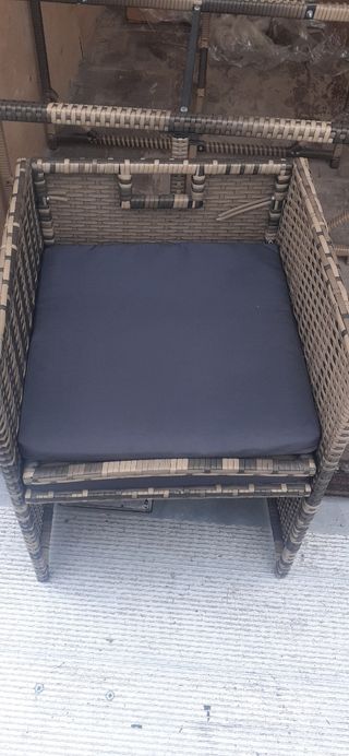 Mesa de jardín ratán marrón y gris