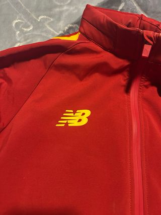 Cortavientos niño Roma New Balance rojo