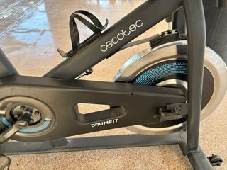 Bicicleta estática Cecotec sin uso.