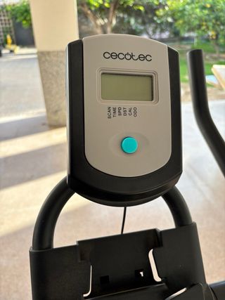 Bicicleta estática Cecotec sin uso.
