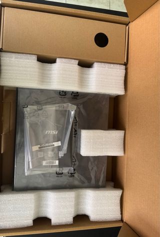 MSI Modern 15 A5M-009XES Portátil Gris