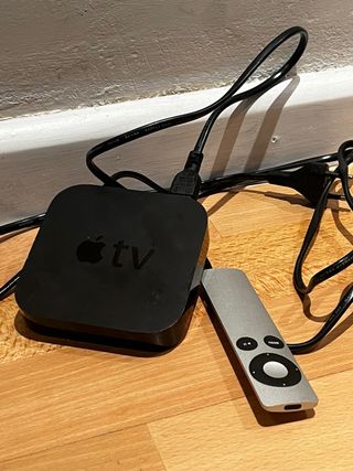 Apple TV con mando