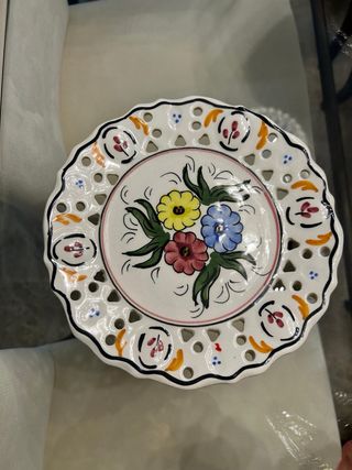 Plato decorativo floral calado
