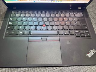 Lenovo ThinkPad T490 Negro