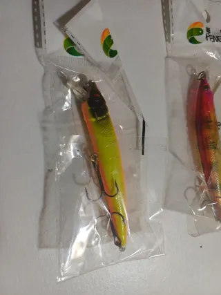 Señuelos de pesca variados