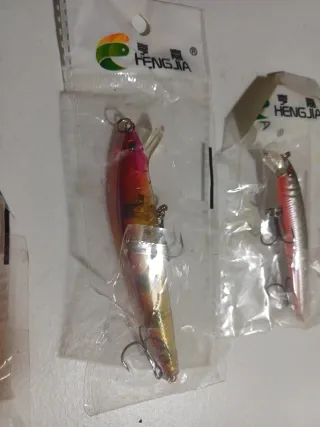 Señuelos de pesca variados