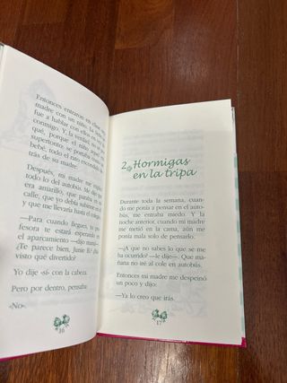 Junie B. Jones y el autobús apestoso (Spanish E...