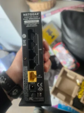 Router WiFi Netgear N300 WNR2000v5