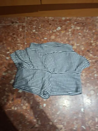 Falda Bershka cuadros blanco y negro