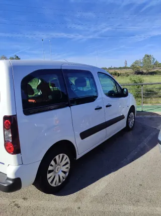 reparto y transporte furgoneta