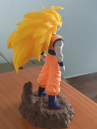 Figura Goku SSJ3