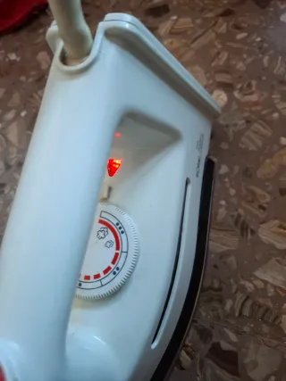 Plancha de ropa eléctrica nueva