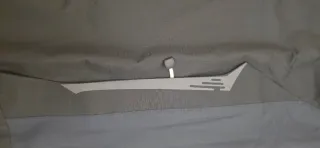 Chaqueta impermeable gris