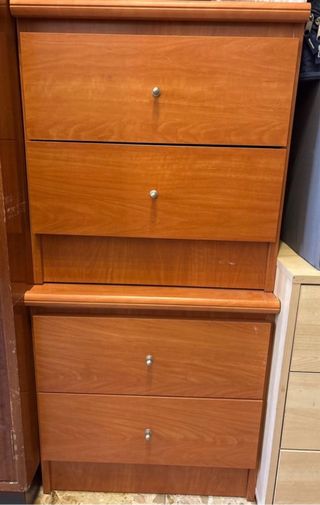 Mesilla de madera marrón