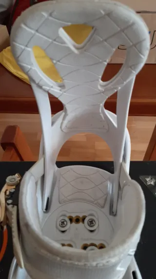 Tabla Snow Bataleon Goliath + Fij. Burton