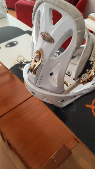 Tabla Snow Bataleon Goliath + Fij. Burton