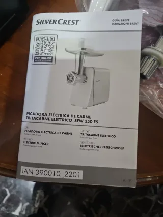 Tritacarne SilverCrest mai usato solo aperto