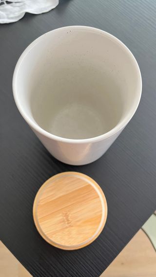 Contenitore in ceramica con coperchio in bambù
