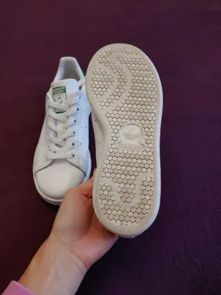 Zapatillas Adidas Stan Smith niño o niña Talla 35.
