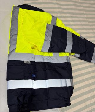 Abrigo amarillo y negro talla M