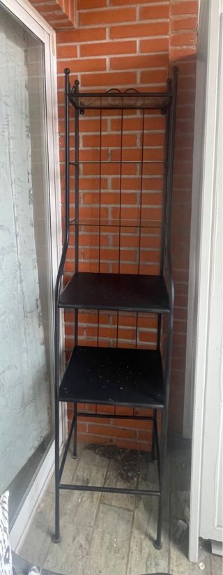 Scaffalatura in ferro battuto nero