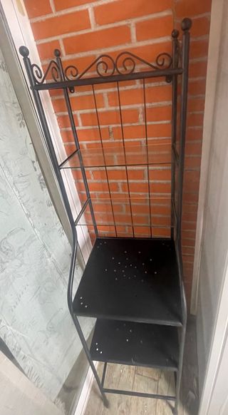 Scaffalatura in ferro battuto nero