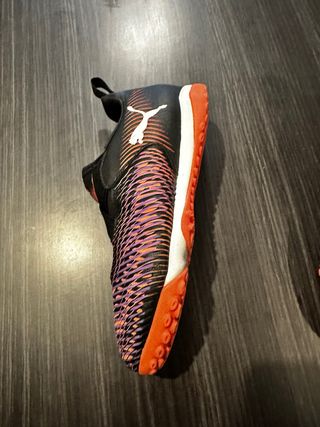 Zapatillas Puma multitacos niño talla 33.