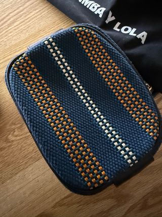 Bolso Bimba y Lola azul marino con detalles dorado