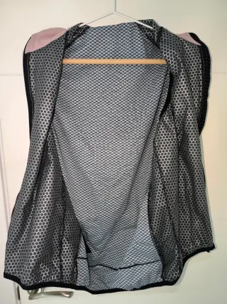 Chaleco cortavientos rosa