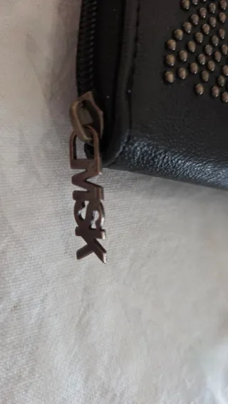 Cartera Misako negra con tachuelas