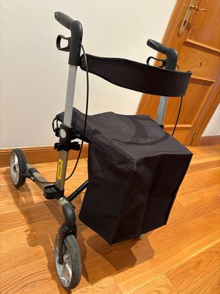 Andador Server con funda impermeable a medida.