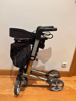 Andador Server con funda impermeable a medida.