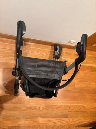 Andador Server con funda impermeable a medida.