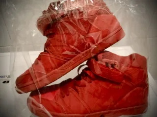 Sneakers da uomo rosse, numero 42