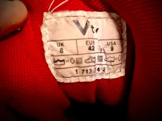 Sneakers da uomo rosse, numero 42