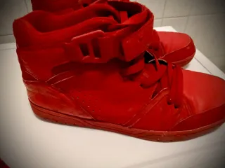 Sneakers da uomo rosse, numero 42